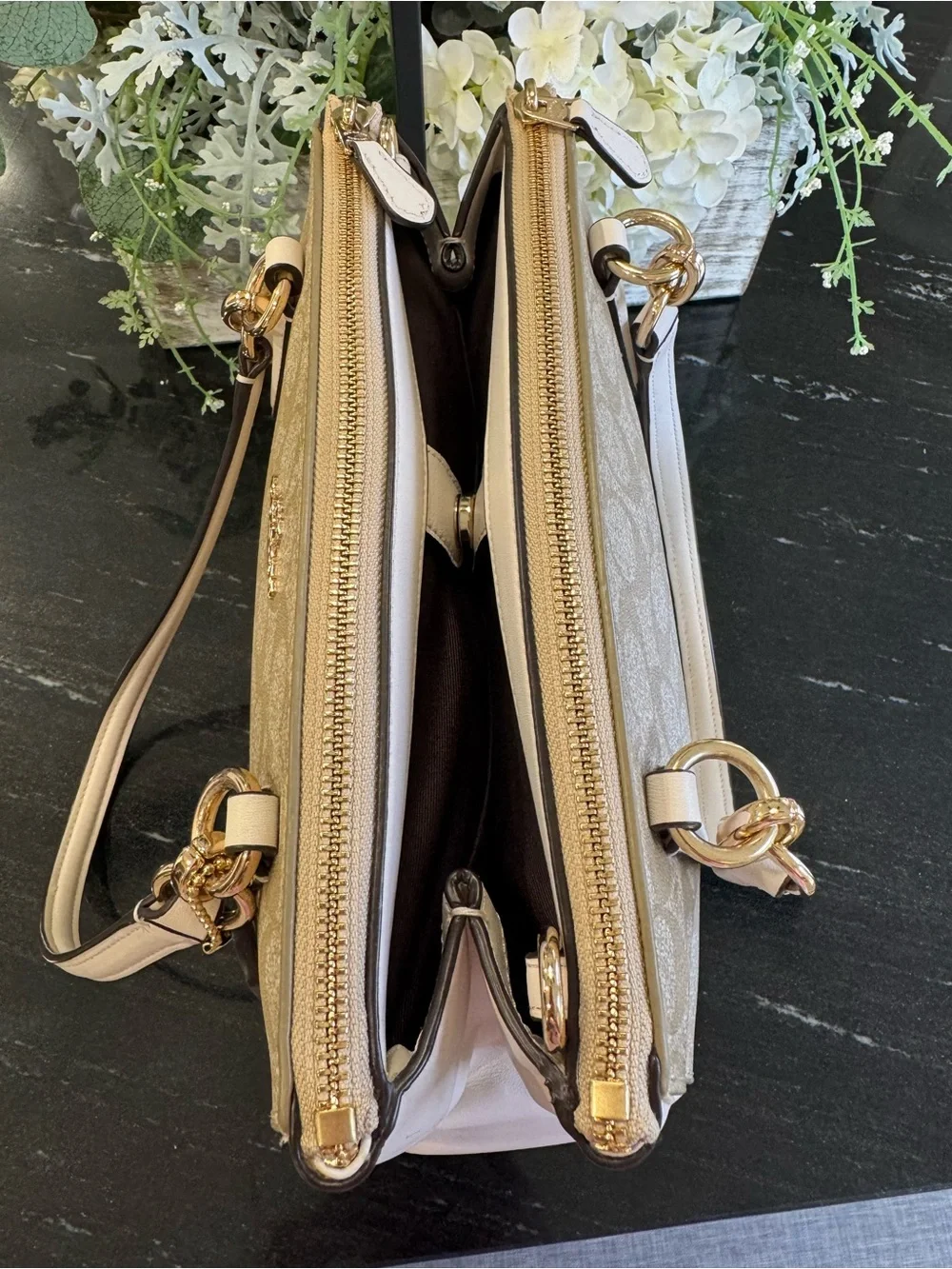 🤎Coach Christie Carryall Khaki Chalk Satchel Crossbody